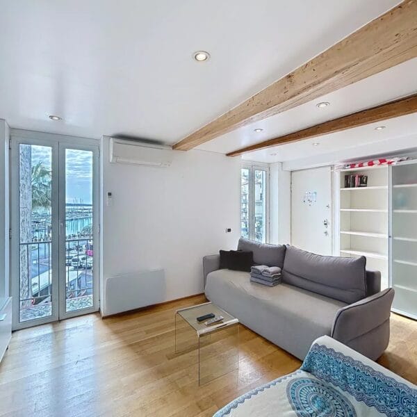 Cannes : bel appartement avec terrasse et vue sur le vieux port
