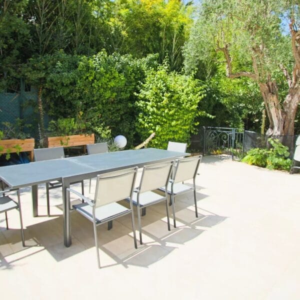 Villa d’Architecte Cannes Centre : 4 / 5 bedrooms, 200 m2, renovated, terrace, pool and large garden