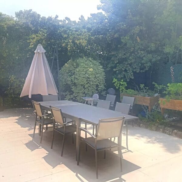 Villa d’Architecte Cannes Centre : 4 / 5 bedrooms, 200 m2, renovated, terrace, pool and large garden