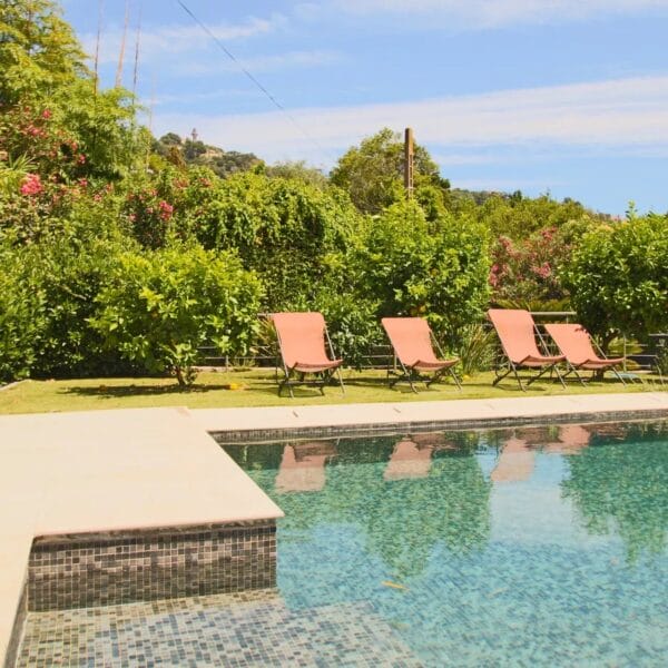 Villa d’Architecte Cannes Centre : 4 / 5 bedrooms, 200 m2, renovated, terrace, pool and large garden