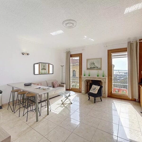 Cannes : bel appartement avec terrasse et vue sur le vieux port