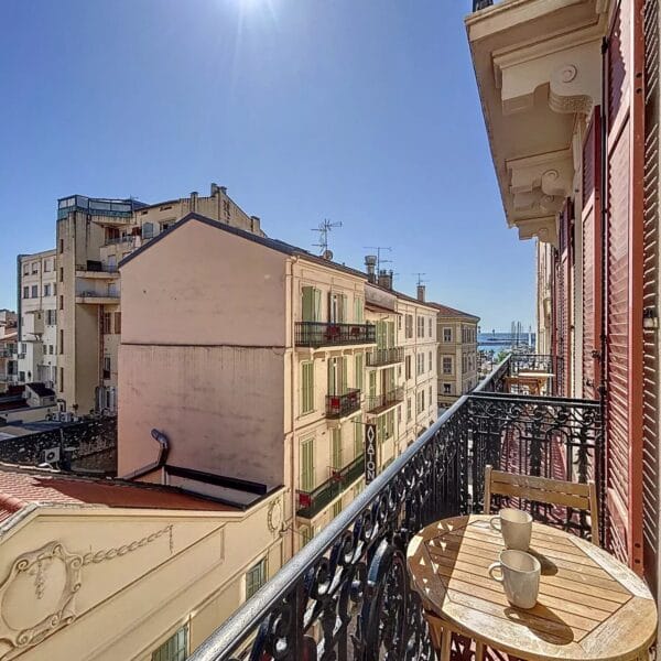 Cannes : bel appartement lumineux en centre ville
