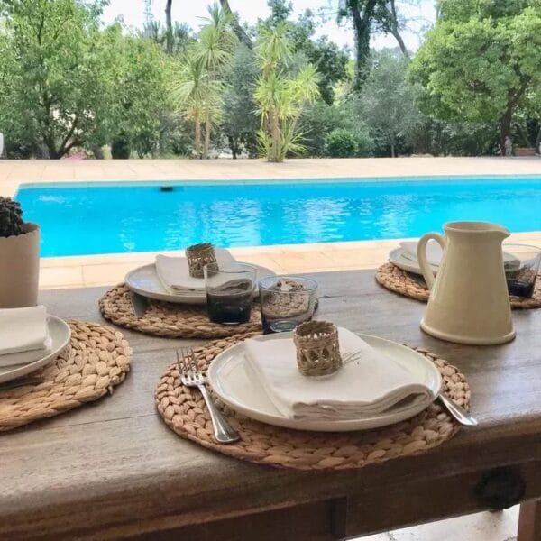 Mougins: Charming villa with swimming pool in the pine forest