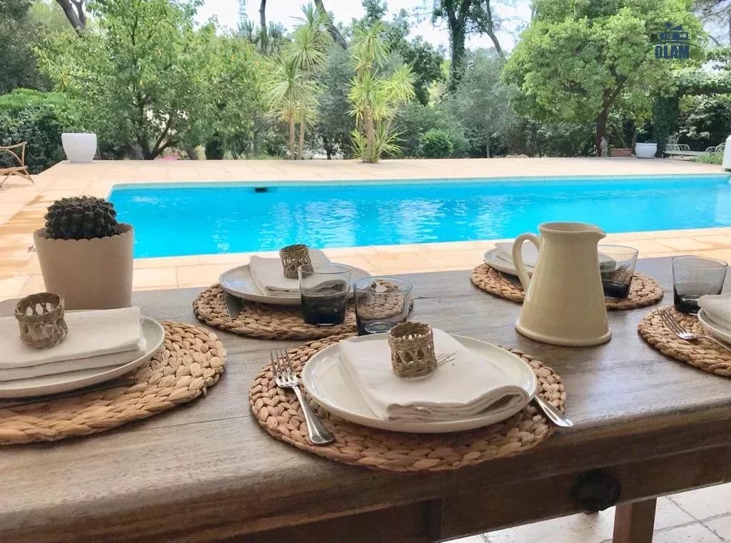 Mougins: Charming villa with swimming pool in the pine forest