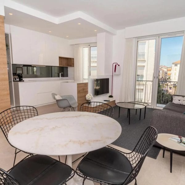 Appartement Cannes : 3 pièces standing, balcon, résidence prestige, cœur ville