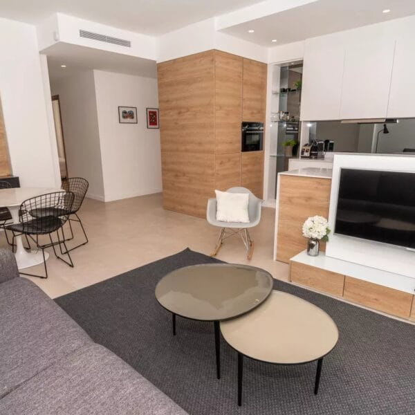 Apartment Cannes: 2-bedrooms luxury apartment, balcony, prestigious residence, city center