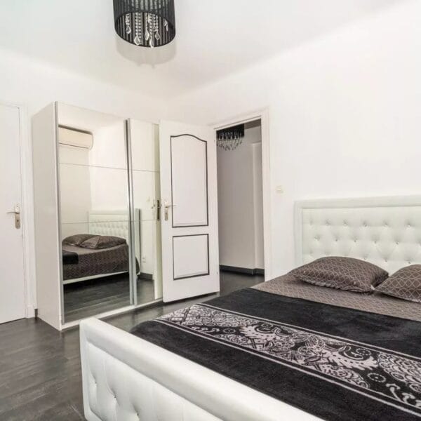 Family home Mougins: 2 floors, swimming pool and landscaped grounds