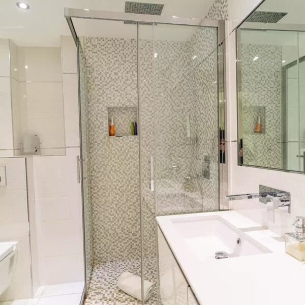Appartement Cannes : moderne, 2 chambres, terrasse, proche Croisette