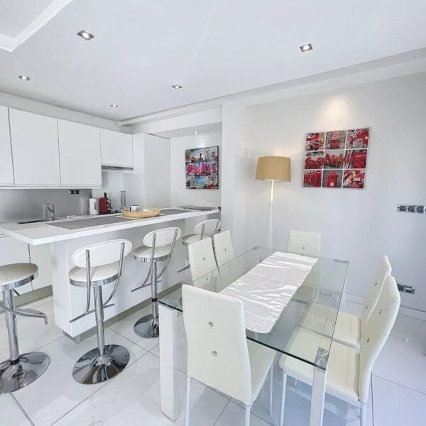 Appartement Cannes : moderne, 2 chambres, terrasse, proche Croisette
