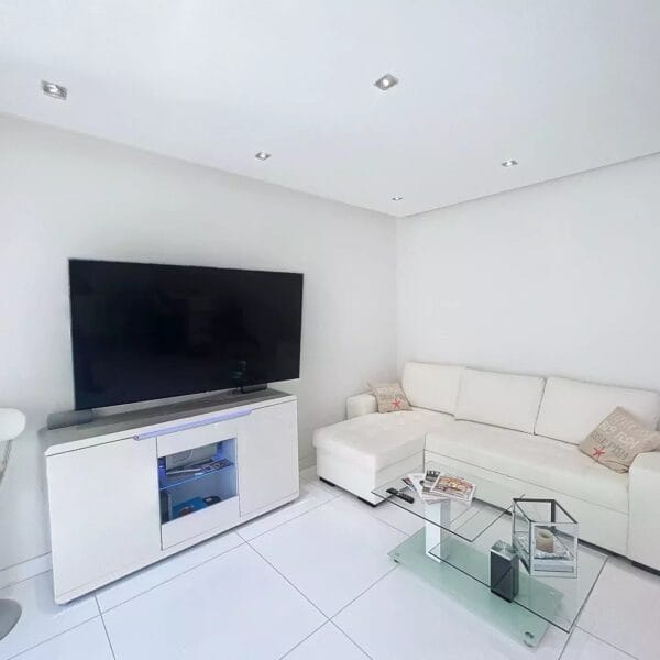 Appartement Cannes : moderne, 2 chambres, terrasse, proche Croisette