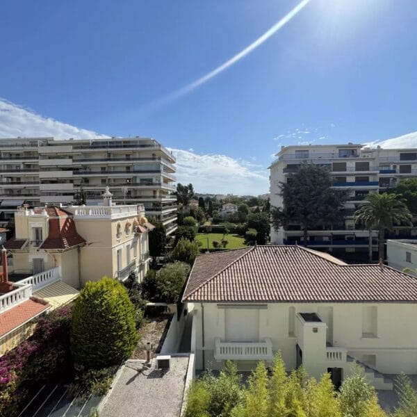 Apartment Cannes Basse Californie: 1-bedroom, top floor with large terrace