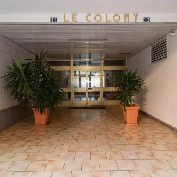 Apartment Cannes: modern, 2-bedrooms, terrace, near Croisette