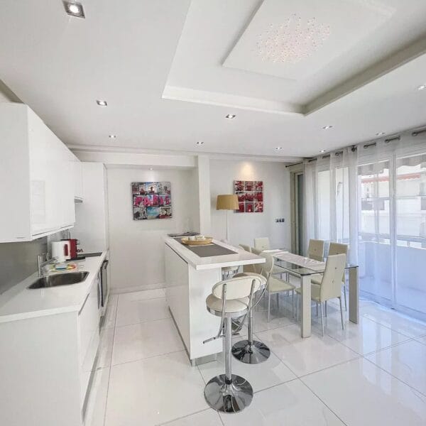 Appartement Cannes : moderne, 2 chambres, terrasse, proche Croisette