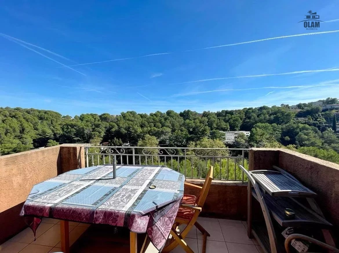 Appartement Mougins le Haut : 3 pièces avec terrasse