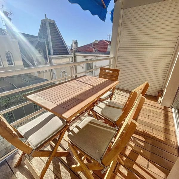 Apartment Cannes Croisette : 2-bedrooms renovated, near Palais des Festivals