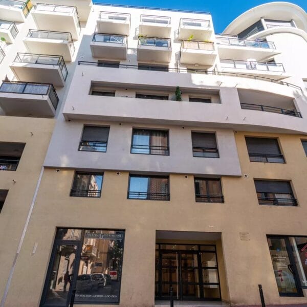 Apartment Cannes: 1-bedroom with terrace in a quiet area