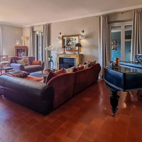 Propriété Familiale Le Cannet: 8 bedrooms, private park, reception rooms, six bedrooms, independent studio