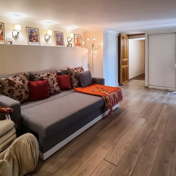 Propriété Familiale Le Cannet: 8 bedrooms, private park, reception rooms, six bedrooms, independent studio
