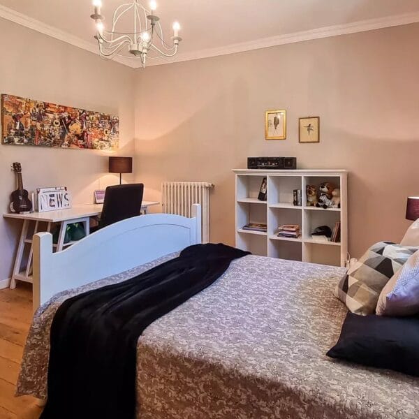 Propriété Familiale Le Cannet: 8 bedrooms, private park, reception rooms, six bedrooms, independent studio