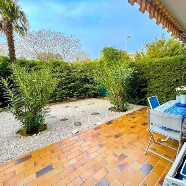 Studio Le Cannet: large and bright, 60m² garden