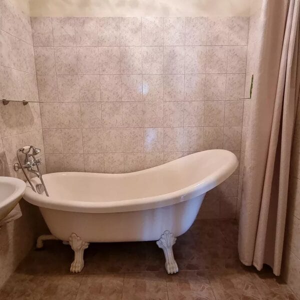 Propriété Familiale Le Cannet: 8 bedrooms, private park, reception rooms, six bedrooms, independent studio
