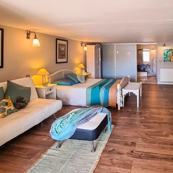 Propriété Familiale Le Cannet: 8 bedrooms, private park, reception rooms, six bedrooms, independent studio