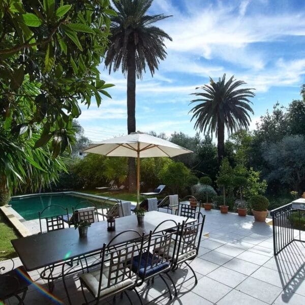 Villa Cannes Montrose : 7 chambres, piscine, ascenseur, style Belle Epoque