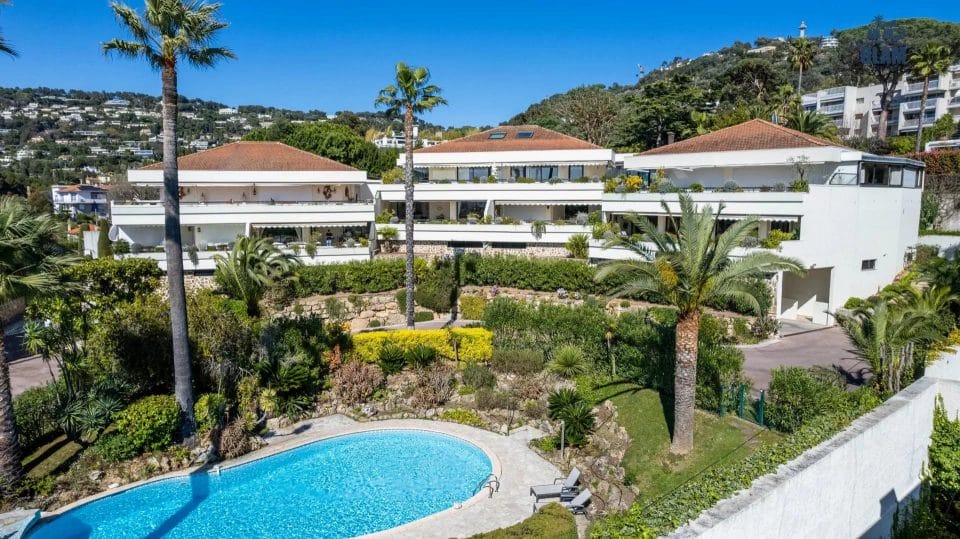 Appartement Cannes Montfleury : superbe 4 pièces, vue mer, résidence, piscine