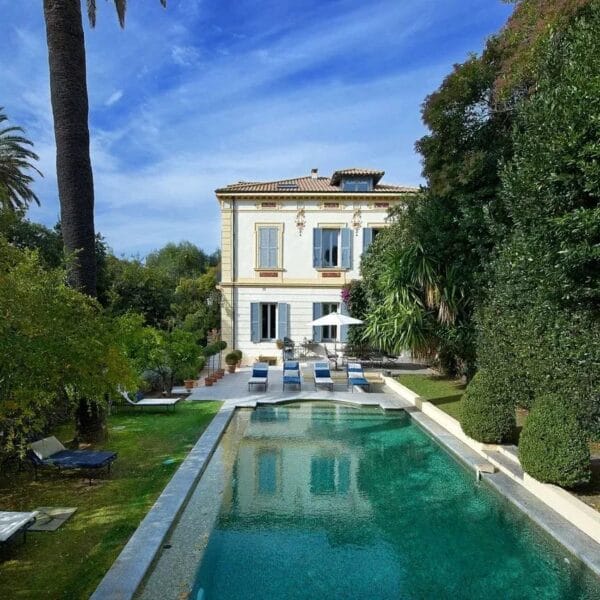 Villa Cannes Montrose : 7 chambres, piscine, ascenseur, style Belle Epoque