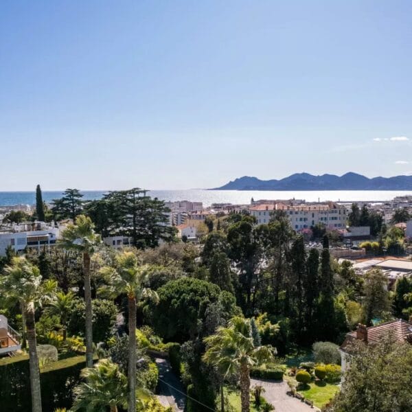 Appartement Cannes Montfleury : superbe 4 pièces, vue mer, résidence, piscine