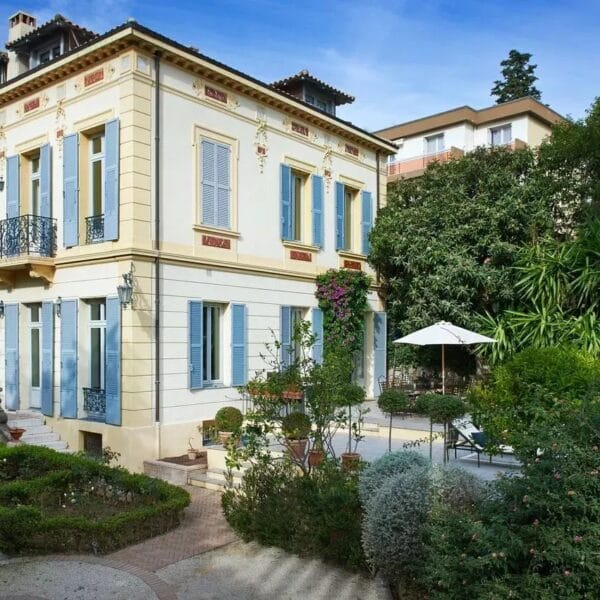 Villa Cannes Montrose : 7 chambres, piscine, ascenseur, style Belle Epoque