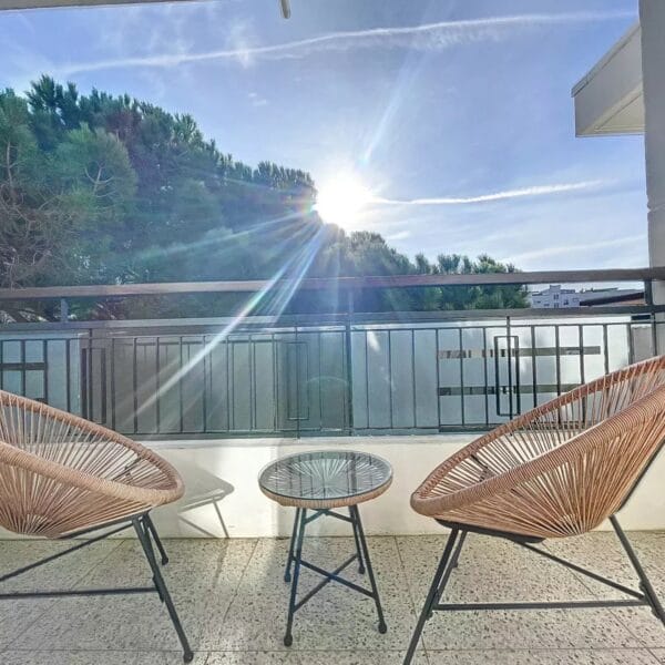Studio Cannes: greenery, absolute calm