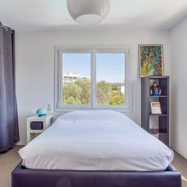 Cannes, quiet 3 bedroom villa with swimming pool