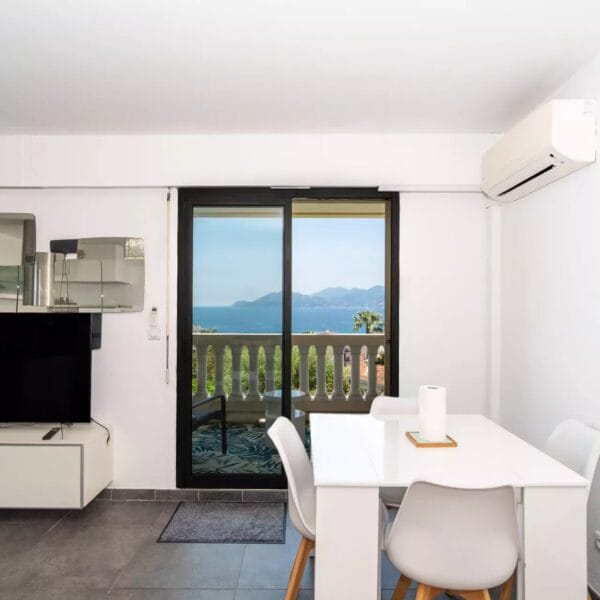 Appartement Cannes Croix des Gardes : cozy 2 pièces, terrasse vue mer panoramique