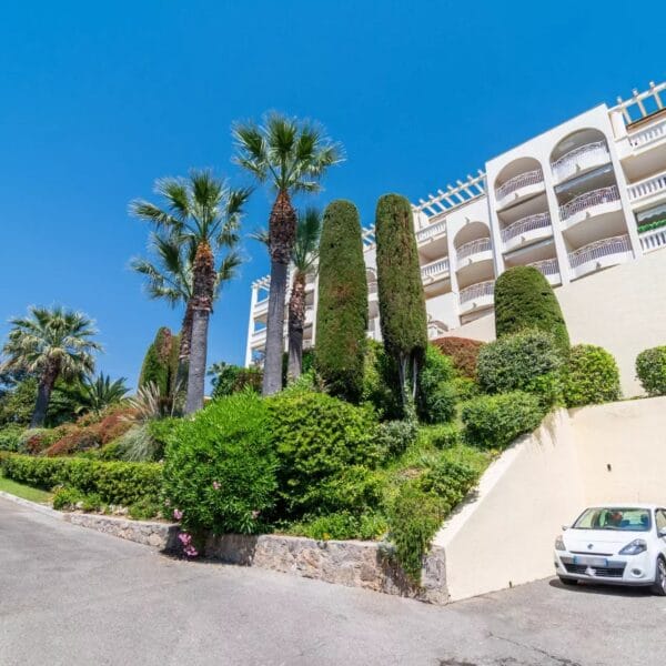 Apartment Cannes Croix des Gardes : cozy 1-bedroom apartment, panoramic sea view terrace