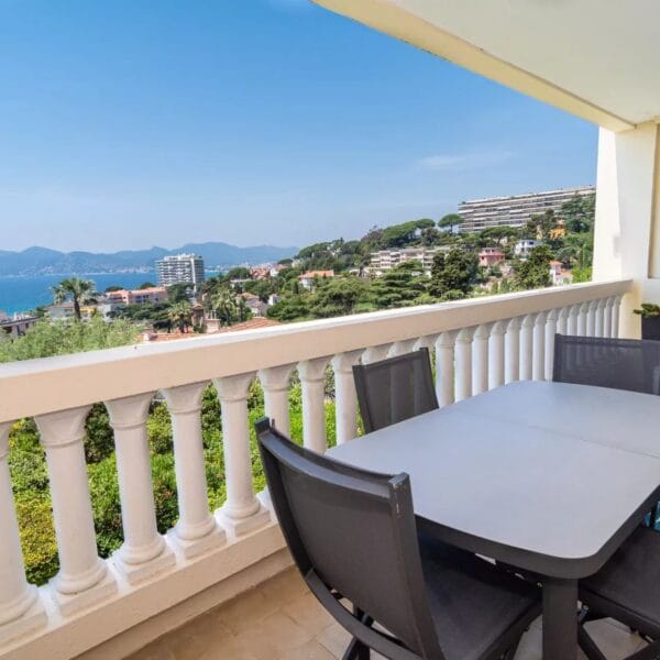 Appartement Cannes Croix des Gardes : cozy 2 pièces, terrasse vue mer panoramique