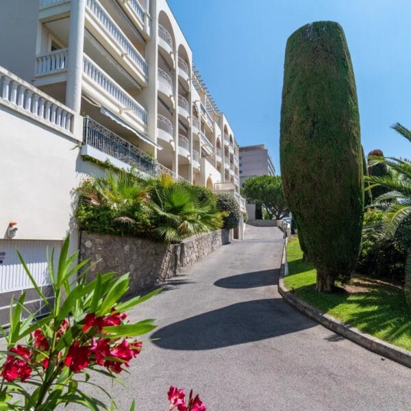 Apartment Cannes Croix des Gardes : cozy 1-bedroom apartment, panoramic sea view terrace