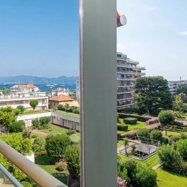 Appartement Cannes Pointe Croisette : superbe 3 pièces premium, terrasse, vue mer