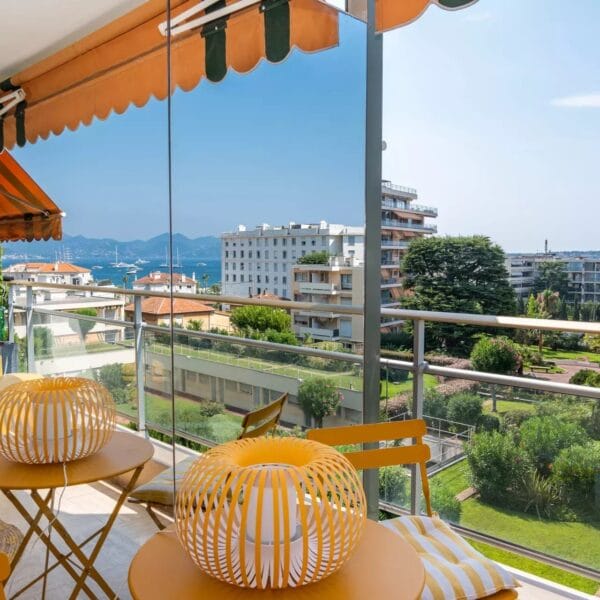 Appartement Cannes Pointe Croisette : superbe 3 pièces premium, terrasse, vue mer