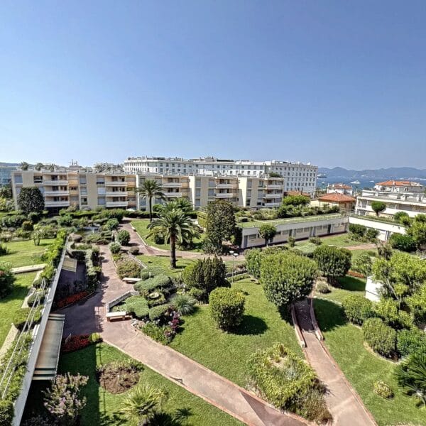 Appartement Cannes Pointe Croisette : superbe 3 pièces premium, terrasse, vue mer