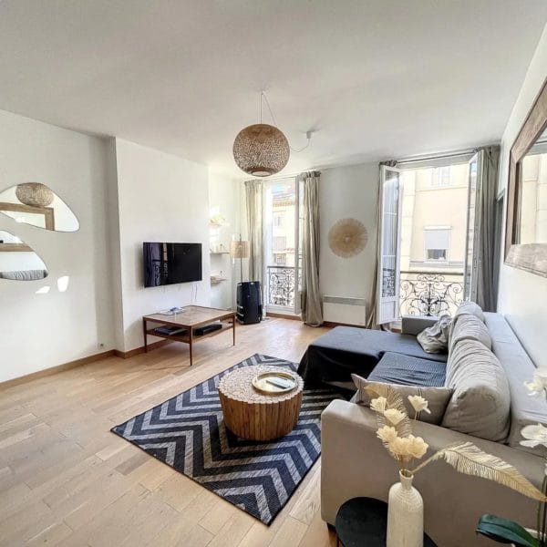 Appartement Cannes Suquet : charmant 3 pièces, centre-ville, rénové