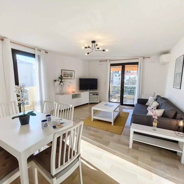 Apartment Cannes Centre : 1-bedroom, balcony, residential parking