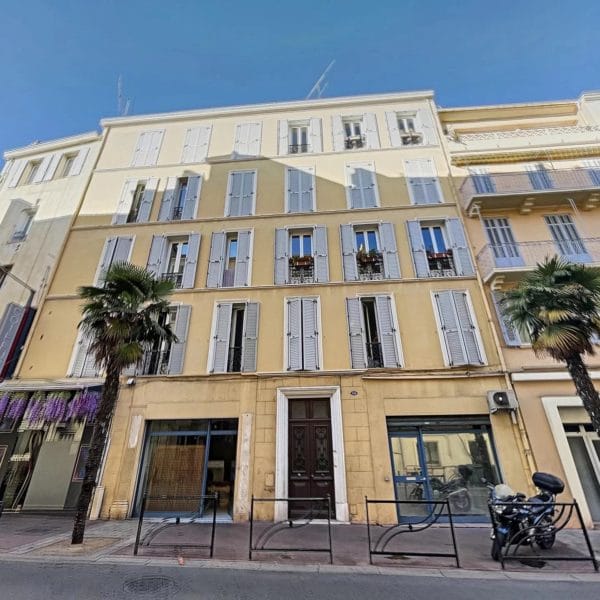 Appartement Cannes Suquet : charmant 3 pièces, centre-ville, rénové