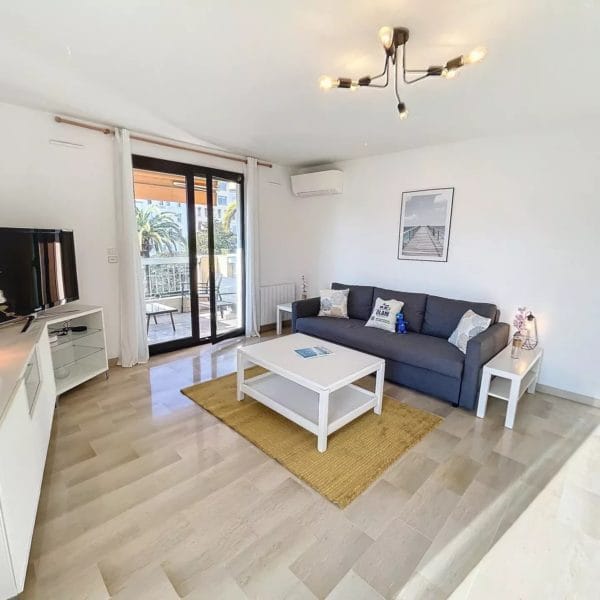 Appartement Cannes Centre : 2 pièces, balcon, parking résidentiel