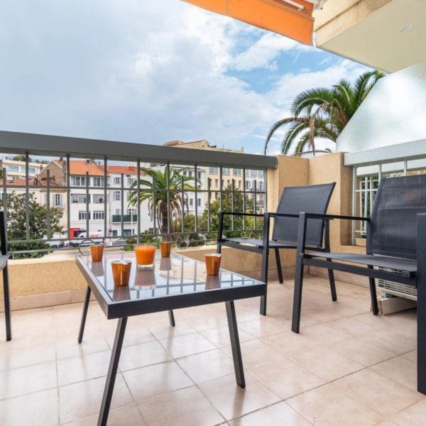 Appartement Cannes Centre : 2 pièces, balcon, parking résidentiel