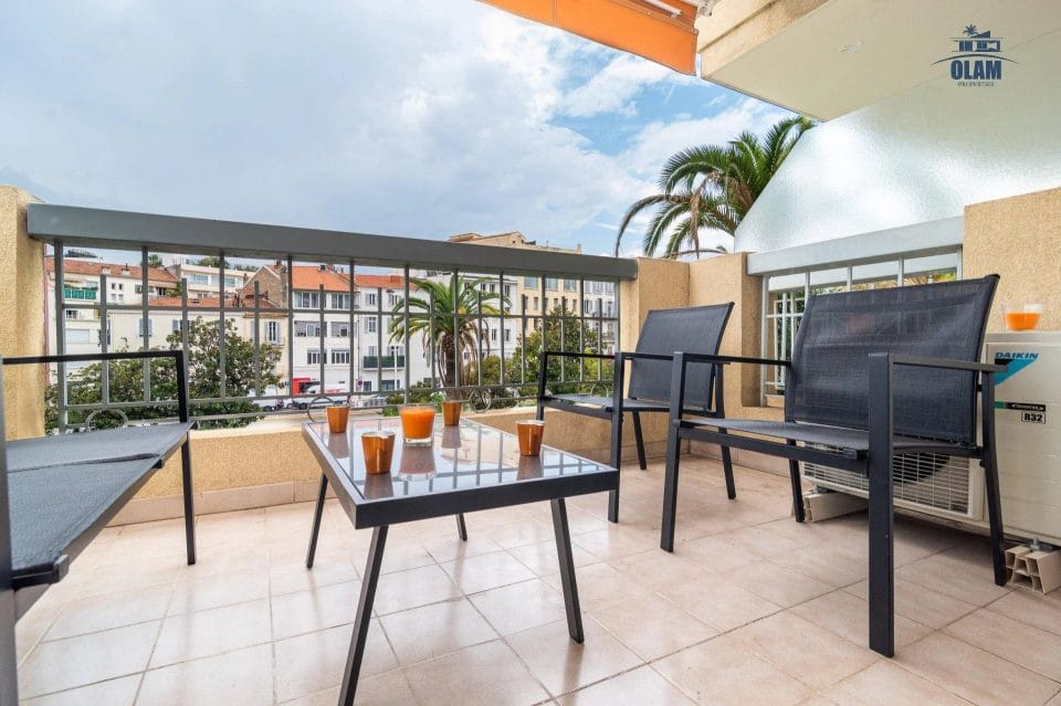 Appartement Cannes Centre : 2 pièces, balcon, parking résidentiel