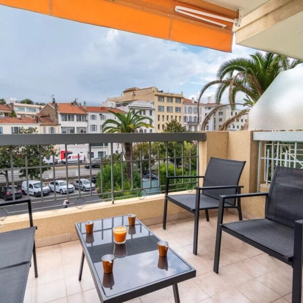 Apartment Cannes Centre : 1-bedroom, balcony, residential parking