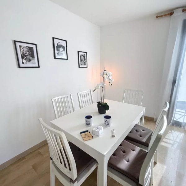 Apartment Cannes Centre : 1-bedroom, balcony, residential parking