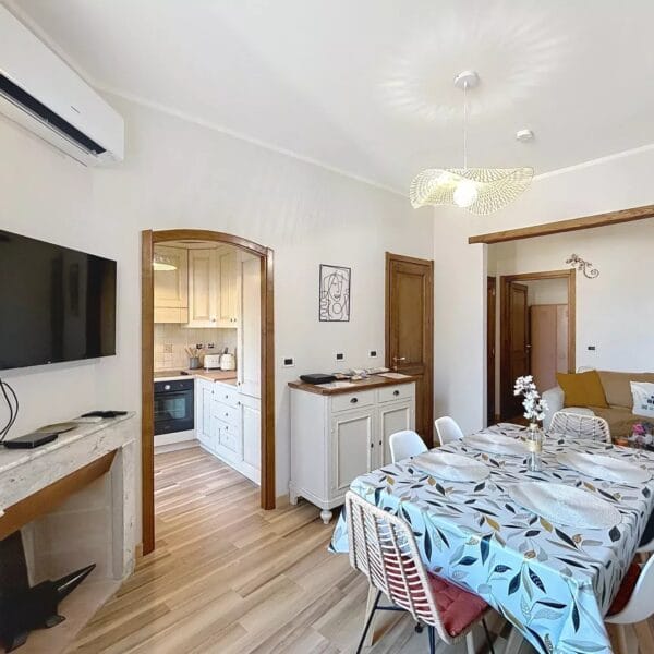 Cannes: charming apartment in the city center, quiet with balcony