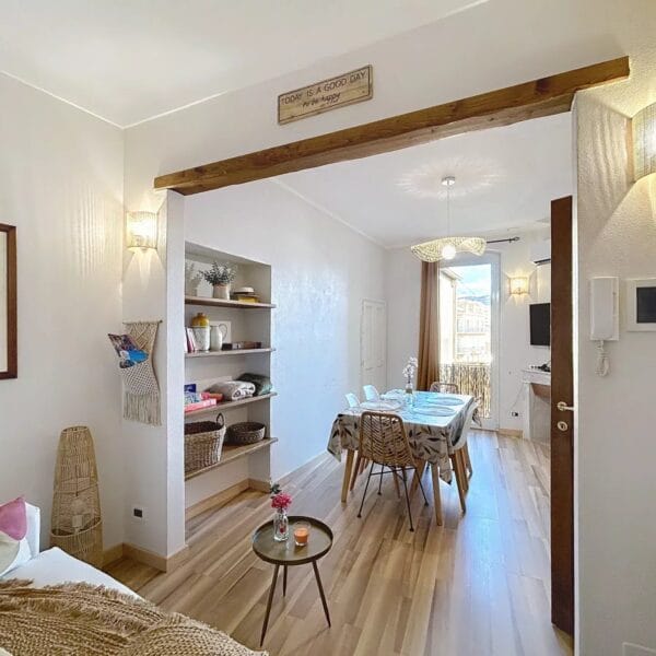 Cannes: charming apartment in the city center, quiet with balcony